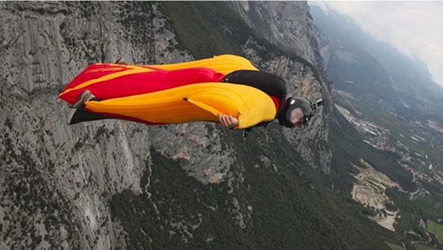Wingsuit Uçuş Fotoğrafı